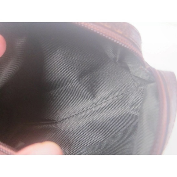 NWOT! Authentic Gucci cosmetic bag. - Picture 13 of 14